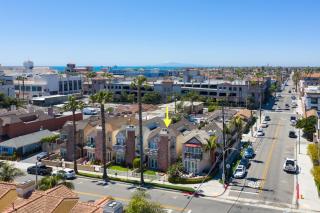 Remodeled 4 bdrm with AC, Jacuzzi, foosball, bikes, roof top deck, Steps to beach shopping and dining - 3