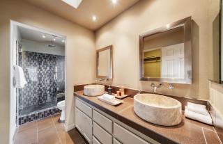 Peaceful oasis 3 bedroom home with jacuzzi - Huntington Beach - 6
