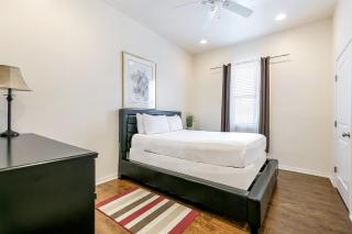 Inviting 3BR Condo steps from St Charles Ave - New Orleans - 2