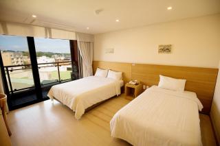 BK Hotel Jeju - Seogwipo - 1