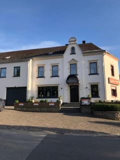 Hotel Brasserie Typisch - Kell - 5