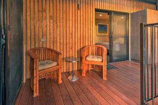 Containment Accommodation - Coles Bay - 8