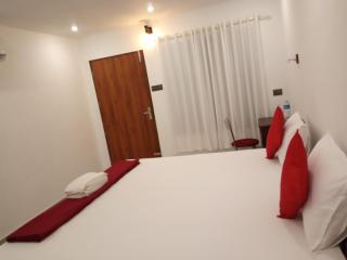 Lakefront Beach Homes - 9