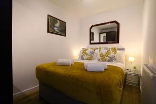 2 Bedrooms - 3 Beds - Free Parking - 168 - 3