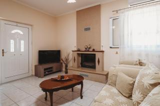 Villa Rosa 3 Bedroom with Sea View - 8