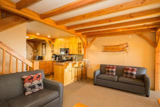 3 BR 3 Bath ski in ski out with private hot tub - Big White - 3