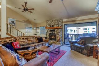 The Summit 72 - Mammoth Lakes - 2