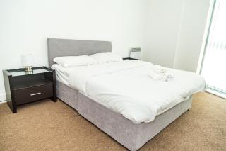 Serviced Apartment In Liverpool City Centre - Free Parking - Balcony - by Happy Days - Liverpool - 3