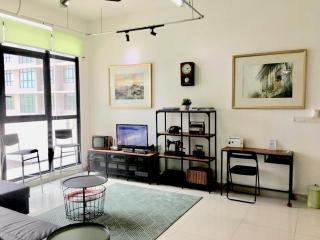 Conezion IOI Putrajaya (Rustic Suite, 3 Bedrooms, 2 Baths, WiFi, Pool & City View) by MRK - 9