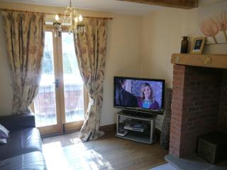 Measure Cottage - Sleeps 4 - Private Hot tub and garden - Henley in Arden - 9