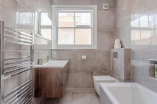 Stunning 3 Bedroom 2 Bath in Fantastic Location - 3