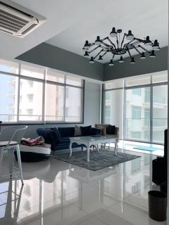 Bay Resort Condominium, 7, Beach-front Sea view, 6-8 PAX - Miri - 1