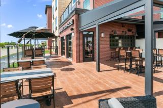Cobblestone Hotel & Suites Appleton International Airport - Neenah - 8