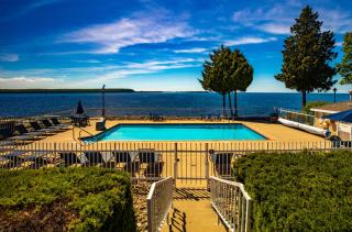 Westwood Shores Waterfront Resort - 2