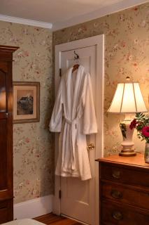 Hilltop House Bed & Breakfast - 7