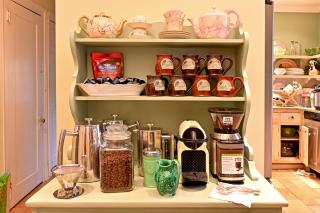 Hilltop House Bed & Breakfast - 9