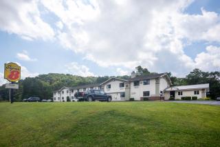 Super 8 by Wyndham Elkins - Elkins - 2