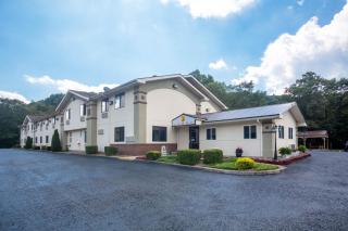 Super 8 by Wyndham Elkins - Elkins - 3
