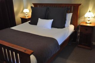 Blue Thistle Cottages - 1