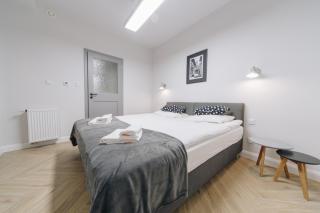 M5 Main Square Stylish One Bedroom - 9