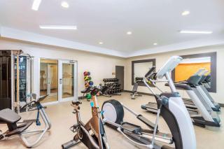 La Quinta Inn and Suites by Wyndham Bloomington - Bloomington - 5