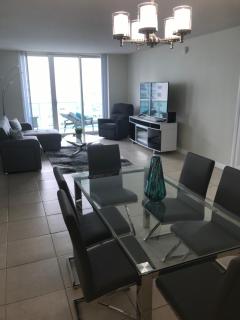 Tides Beachfront Resort - 2 Bedroom Direct Oceanview Condo - 2