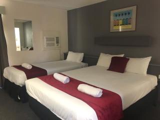 Emerald Central Hotel Official - 2