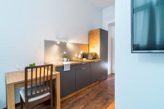 Oak Tree Old Town Apartments - 1