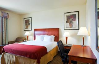 Holiday Inn Express Hotel and Suites Fairfield-North by IHG - Fairfield - 4