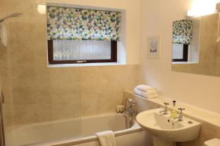 Comfortable and spacious apartment with parking - 1