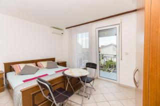 Apartment and Room Ilija - Tribunj - 4