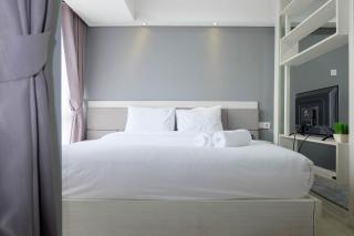 Furnished Studio Apartment at H Residence By Travelio - 2