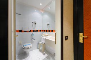 Admiral Art Hotel - 9