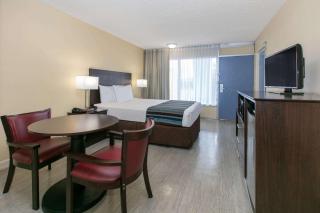 Days Inn by Wyndham Natchez - 3