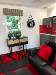 Hideaway - A Couples Retreat - Akaroa - 4
