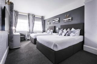 The Falcon Hotel - 6