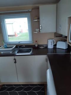 MV203 3 bedroom Deluxe caravan - Chapel Saint Leonards - 4
