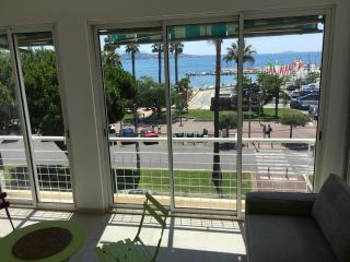 Bandol, vue panoramique sur la mer, la plage, le port - Bandol - 6