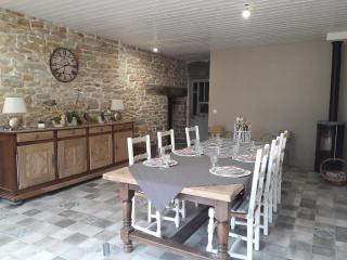LES TROIS CHARMES - Chaucenne - 1