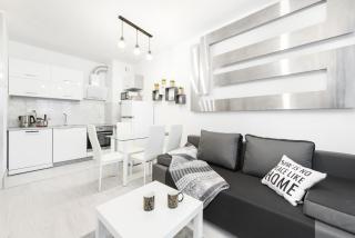 SuperApart Augustówka 73 "Sleek 1BR Home with Balcony & Pet-Friendly" - Varsavia - 0