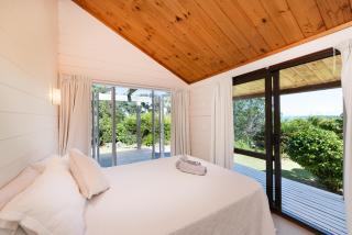 Waiheke Island Vineyard Holiday Houses - Surfdale - 1