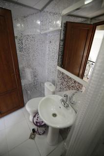Leon Rooms - 8