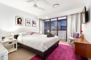 Cool Noosa Home. Central location. A/C. Gym. WIFI. Netflix - 6