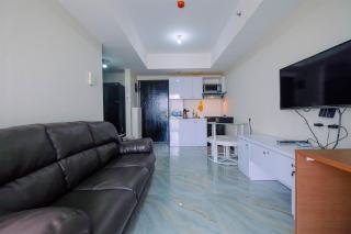 Highest Value 1BR at The Wave Kuningan Apartment By Travelio - Jacarta - 4