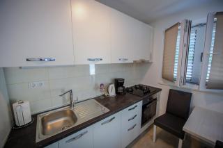 Apartment Hrvoje - Studio Bombon - Zagvozd - 9