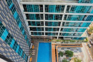 Modern and Cozy 1BR Brooklyn Alam Sutera Apartment By Travelio - 2