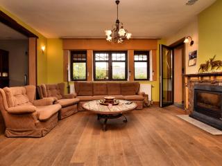 Pleasant Holiday Home with Sauna - Érezée - 9