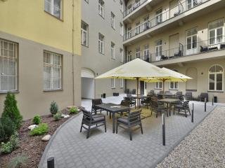 EA Hotel New Town - 2