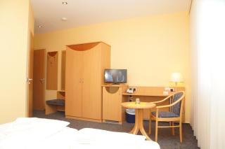 Warias Hotel & Restaurant am Geiseltalsee - Nähe Merseburg - 1