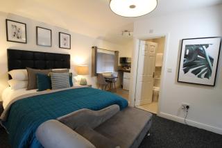 Holcombe House - Wolverhampton - 0